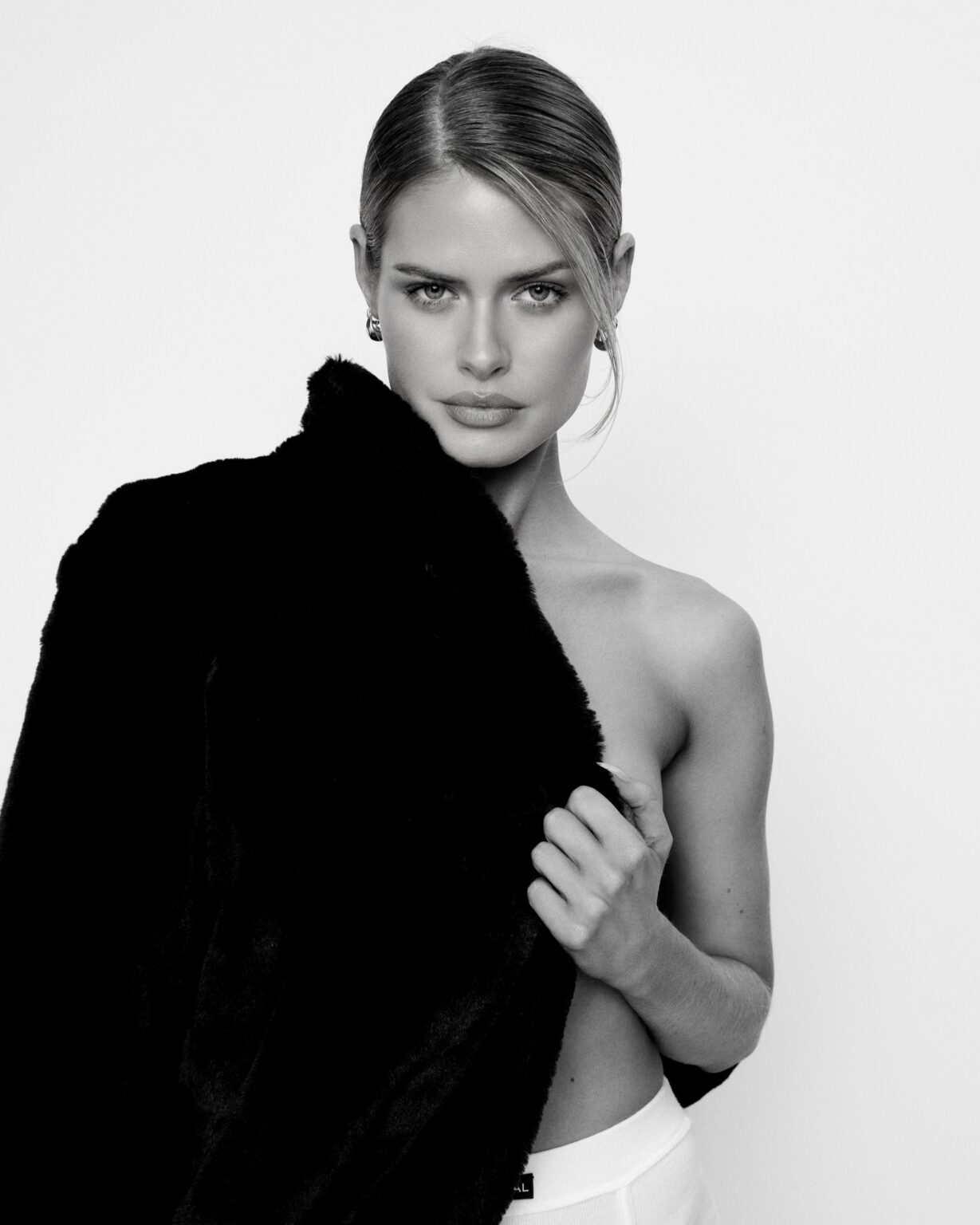 Amelia Ross Is Redefining What It Means to Be a Modern Model - Davinci ...