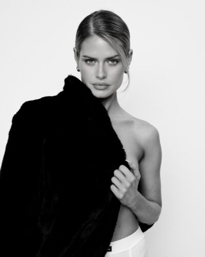 Black & White Photo of Model Amelia Ross