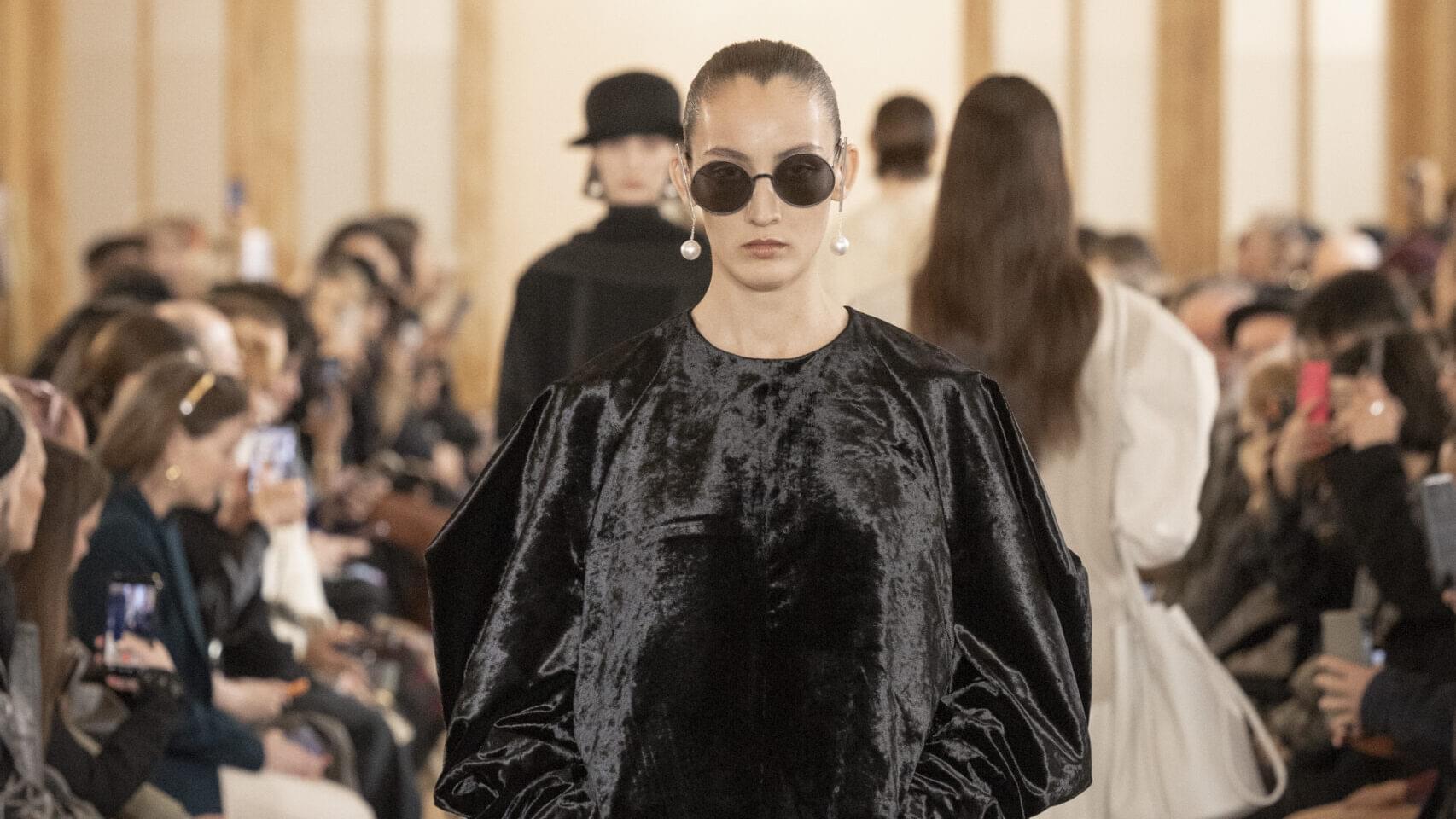 Uma Wang Fall 2026 Ready-to-Wear: Where Roman Architecture Meets Quiet Drama