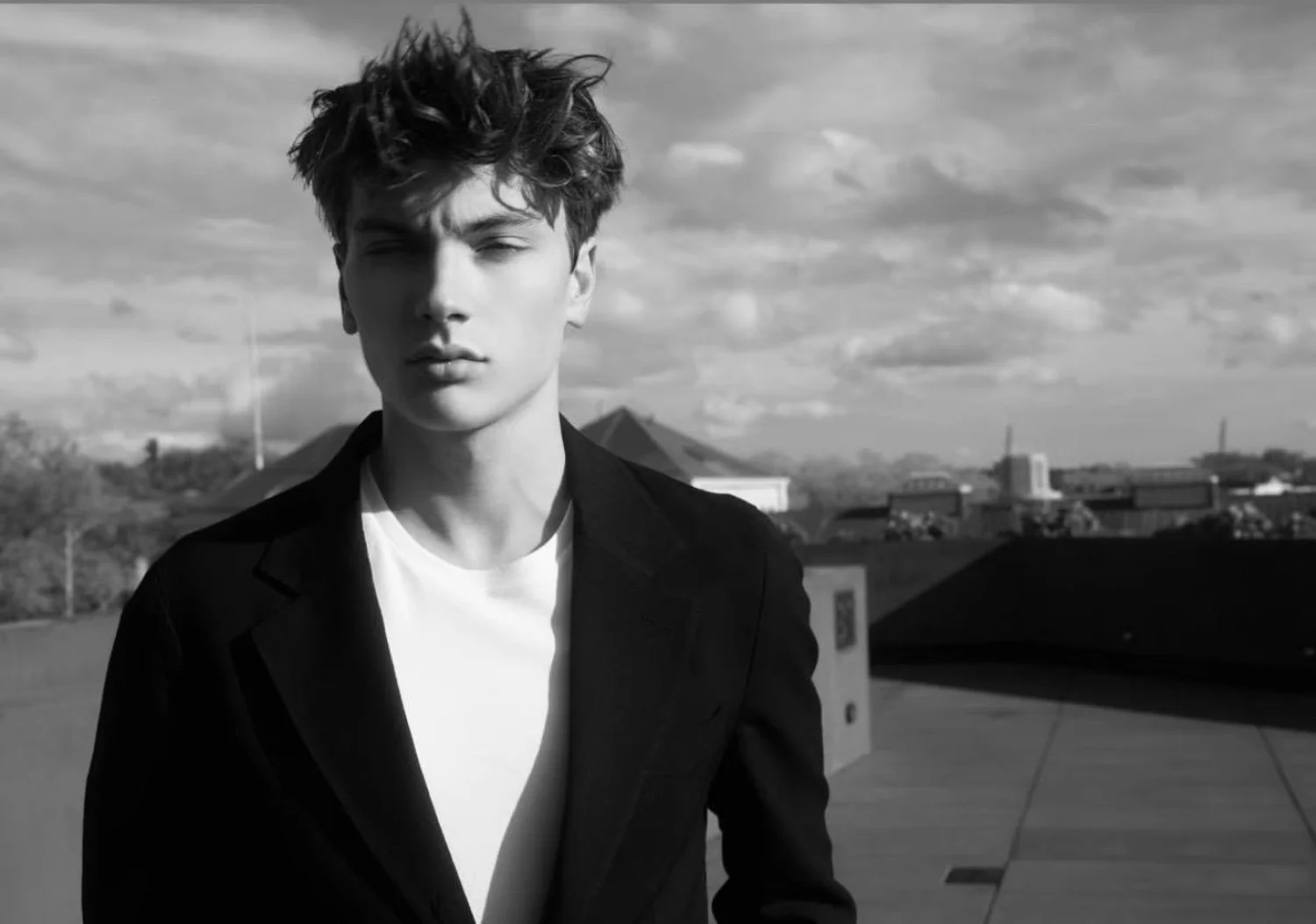 jasper-quattrone-rooftop-portrait-cinematic-headshot